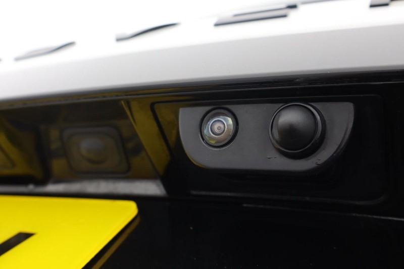 2020 (20) LAND ROVER DISCOVERY 3.0 SD6 Landmark Edition 5dr Auto 4899115