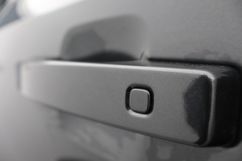 2023 (23) LAND ROVER DEFENDER 3.0 D250 X-Dynamic SE 110 5dr Auto [7 Seat] 4907043