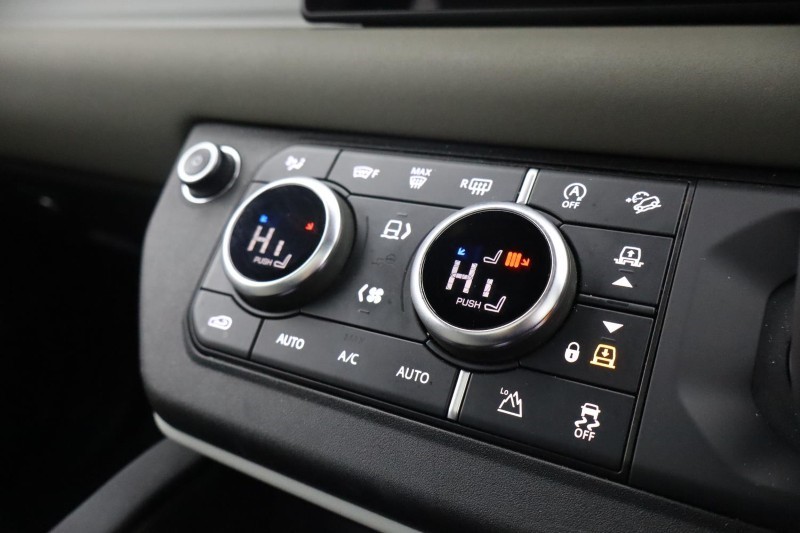 2023 (23) LAND ROVER DEFENDER 3.0 D250 X-Dynamic SE 110 5dr Auto [7 Seat] 4907035