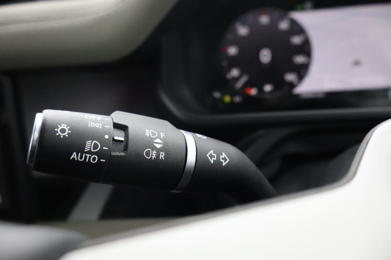 2023 (23) LAND ROVER DEFENDER 3.0 D250 X-Dynamic SE 110 5dr Auto [7 Seat] 4907033