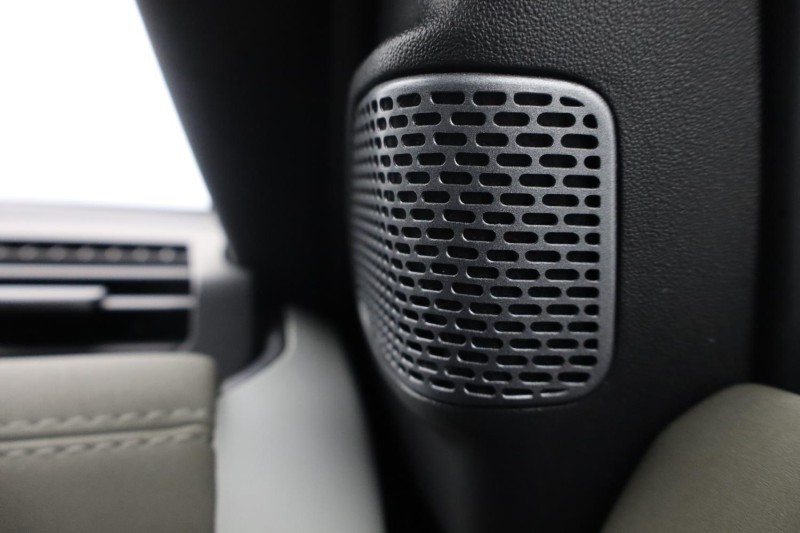 2023 (23) LAND ROVER DEFENDER 3.0 D250 X-Dynamic SE 110 5dr Auto [7 Seat] 4907039