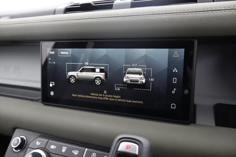 2023 (23) LAND ROVER DEFENDER 3.0 D250 X-Dynamic SE 110 5dr Auto [7 Seat] 4907030