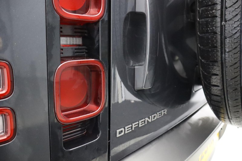 2023 (23) LAND ROVER DEFENDER 3.0 D250 X-Dynamic SE 110 5dr Auto [7 Seat] 4906961