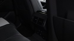 2025 (75) LAND ROVER RANGE ROVER VELAR 2.0 D200 MHEV Dynamic SE 5dr Auto 5591101