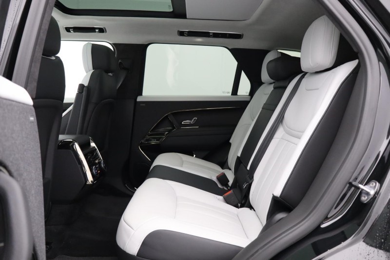 2023 (23) LAND ROVER RANGE ROVER SPORT 3.0 D350 First Edition 5dr Auto 4896360