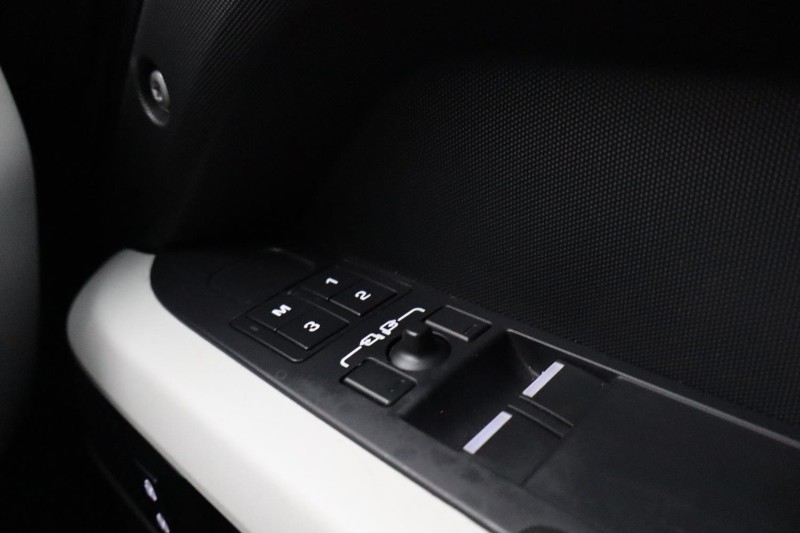 2023 (73) LAND ROVER COMMERCIAL DEFENDER 3.0 D300 Hard Top X-Dynamic HSE Auto 4916224