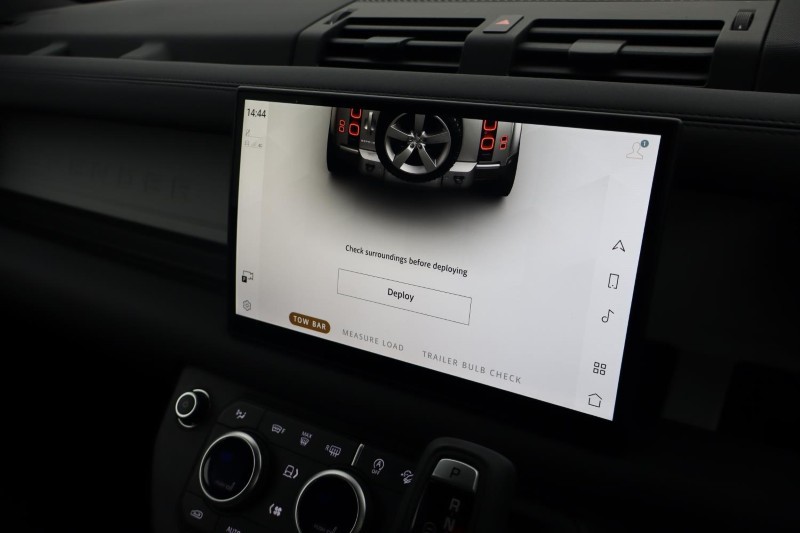 2024 (74) LAND ROVER DEFENDER 3.0 D250 X-Dynamic SE 90 3dr Auto 4903174