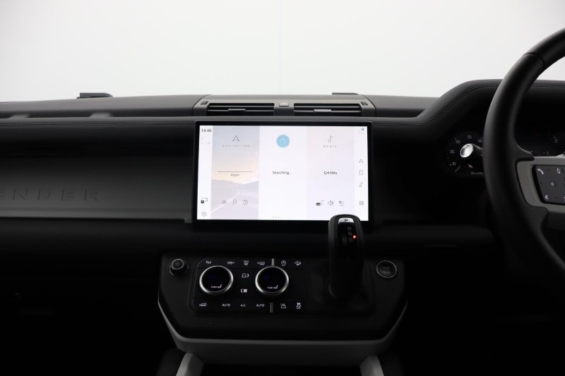 2024 (74) LAND ROVER DEFENDER 3.0 D250 X-Dynamic SE 90 3dr Auto 4903179