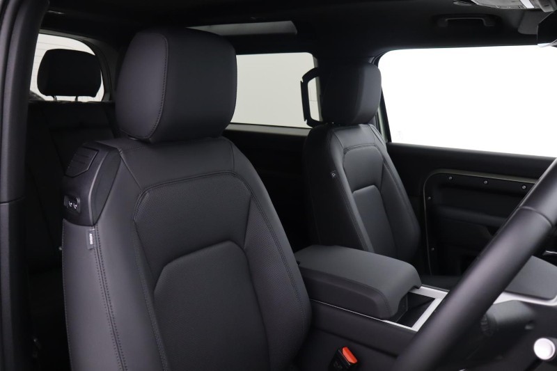 2024 (74) LAND ROVER DEFENDER 3.0 D250 X-Dynamic SE 90 3dr Auto 4903158