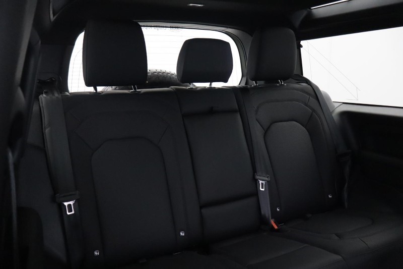 2024 (74) LAND ROVER DEFENDER 3.0 D250 X-Dynamic SE 90 3dr Auto 4903178