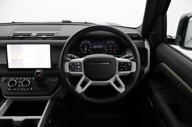 2024 (74) LAND ROVER DEFENDER 3.0 D250 X-Dynamic SE 90 3dr Auto 4903181