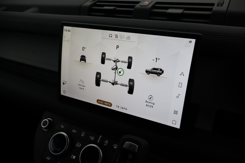 2024 (74) LAND ROVER DEFENDER 3.0 D250 X-Dynamic SE 90 3dr Auto 4903172