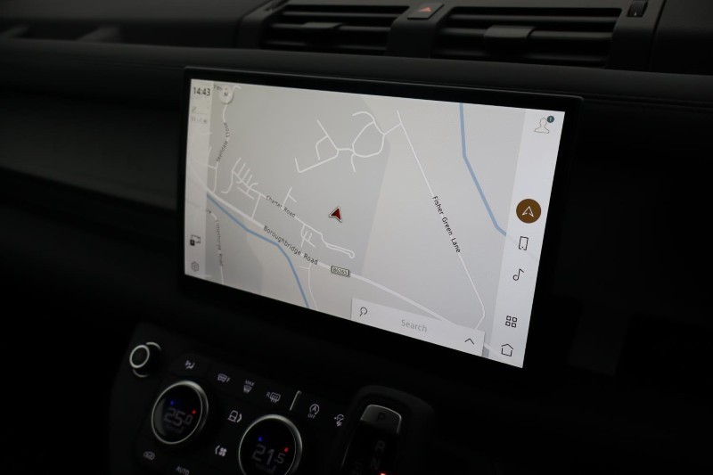 2024 (74) LAND ROVER DEFENDER 3.0 D250 X-Dynamic SE 90 3dr Auto 4903167