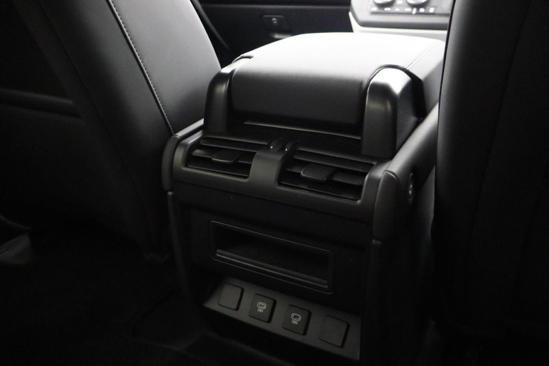 2024 (74) LAND ROVER DEFENDER 3.0 D250 X-Dynamic SE 90 3dr Auto 4903182