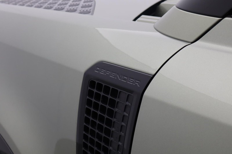 2024 (74) LAND ROVER DEFENDER 3.0 D250 X-Dynamic SE 90 3dr Auto 4903153