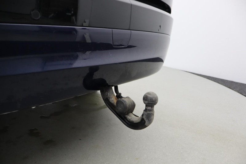 2022 (22) LAND ROVER DISCOVERY 3.0 D300 R-Dynamic HSE 5dr Auto 4912126