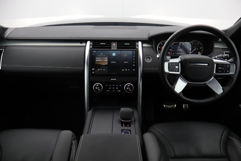 2022 (22) LAND ROVER DISCOVERY 3.0 D300 R-Dynamic HSE 5dr Auto 4912140