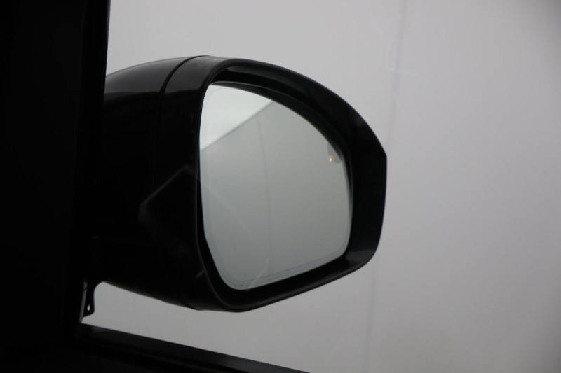 2022 (22) LAND ROVER DISCOVERY 3.0 D300 R-Dynamic HSE 5dr Auto 4912164