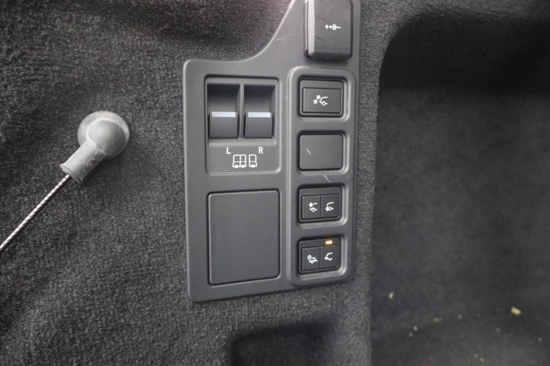 2022 (22) LAND ROVER DISCOVERY 3.0 D300 R-Dynamic HSE 5dr Auto 4912102