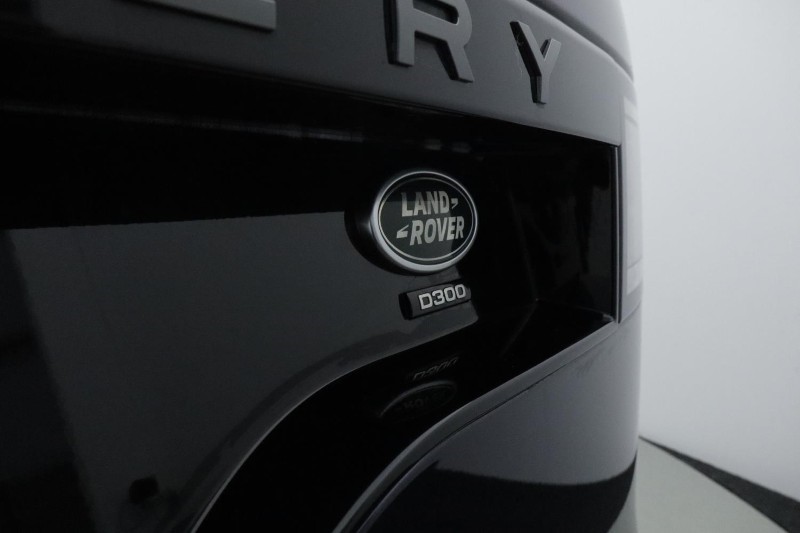 2022 (22) LAND ROVER DISCOVERY 3.0 D300 R-Dynamic HSE 5dr Auto 4912174