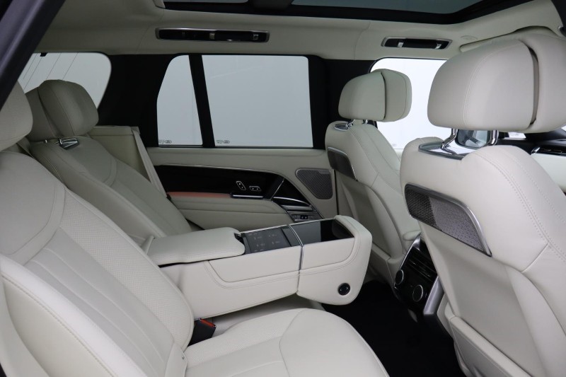 2024 (24) LAND ROVER RANGE ROVER 3.0 P550e Autobiography 4dr Auto 4924698