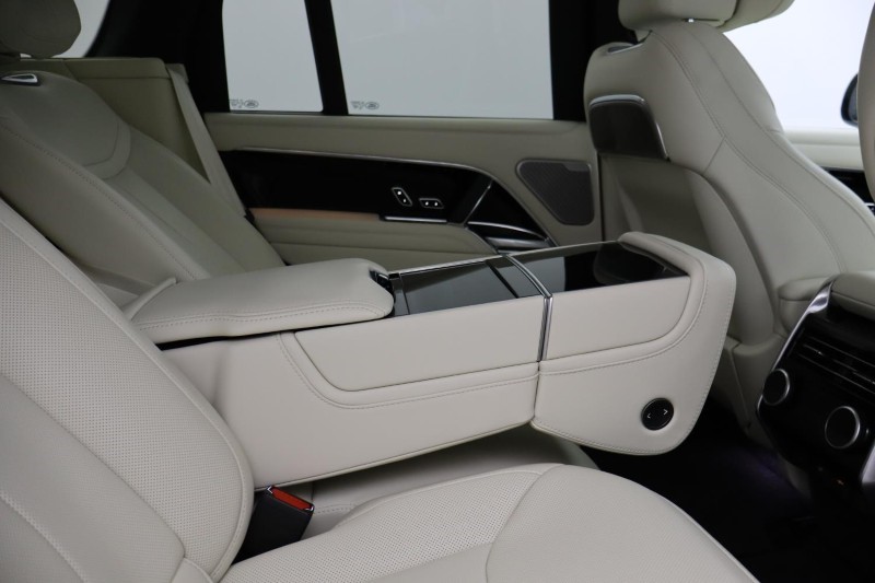 2024 (24) LAND ROVER RANGE ROVER 3.0 P550e Autobiography 4dr Auto 4924631