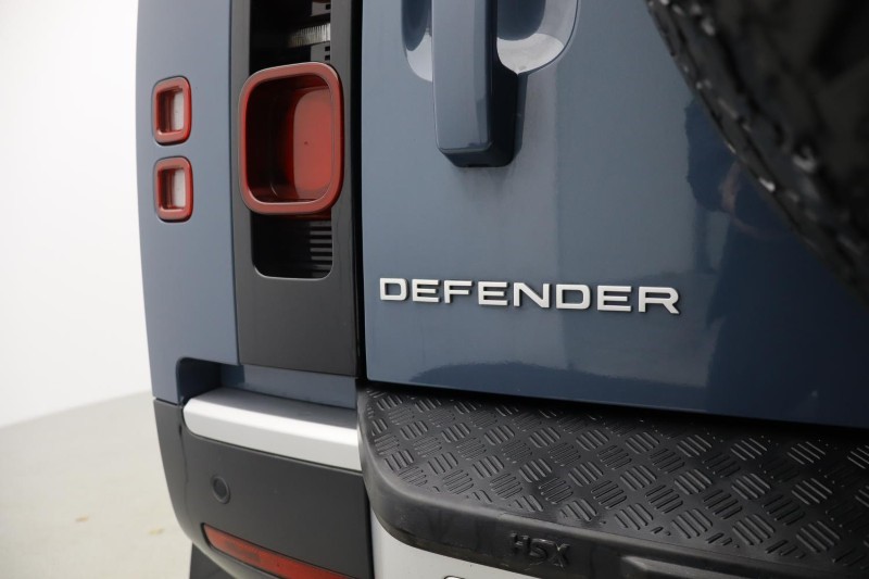 2021 (71) LAND ROVER COMMERCIAL DEFENDER 3.0 D200 Hard Top Auto [3 Seat] 4913570