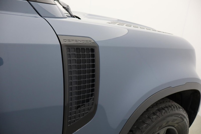 2021 (71) LAND ROVER COMMERCIAL DEFENDER 3.0 D200 Hard Top Auto [3 Seat] 4913610