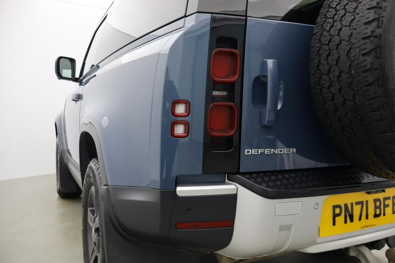 2021 (71) LAND ROVER COMMERCIAL DEFENDER 3.0 D200 Hard Top Auto [3 Seat] 4913566