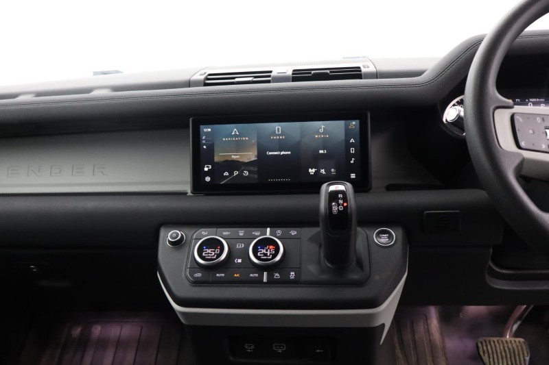 2021 (71) LAND ROVER COMMERCIAL DEFENDER 3.0 D200 Hard Top Auto [3 Seat] 4913666