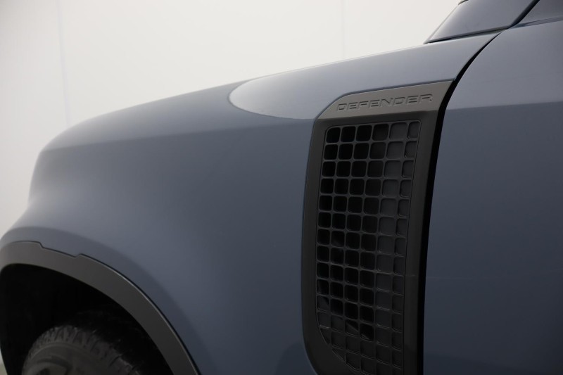 2021 (71) LAND ROVER COMMERCIAL DEFENDER 3.0 D200 Hard Top Auto [3 Seat] 4913625