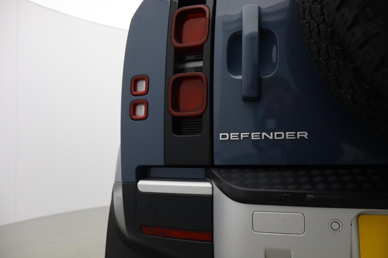 2021 (71) LAND ROVER COMMERCIAL DEFENDER 3.0 D200 Hard Top Auto [3 Seat] 4913593