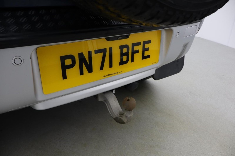 2021 (71) LAND ROVER COMMERCIAL DEFENDER 3.0 D200 Hard Top Auto [3 Seat] 4913587