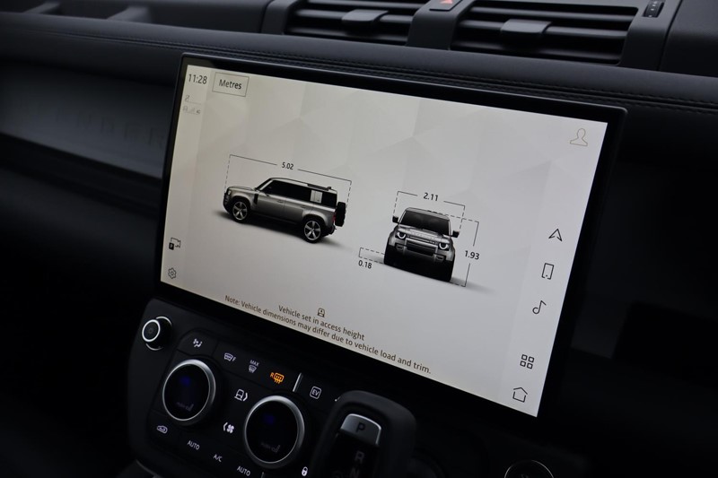 2025 (75) LAND ROVER DEFENDER 2.0 P300e X-Dynamic SE 110 5dr Auto [NI] 4998239