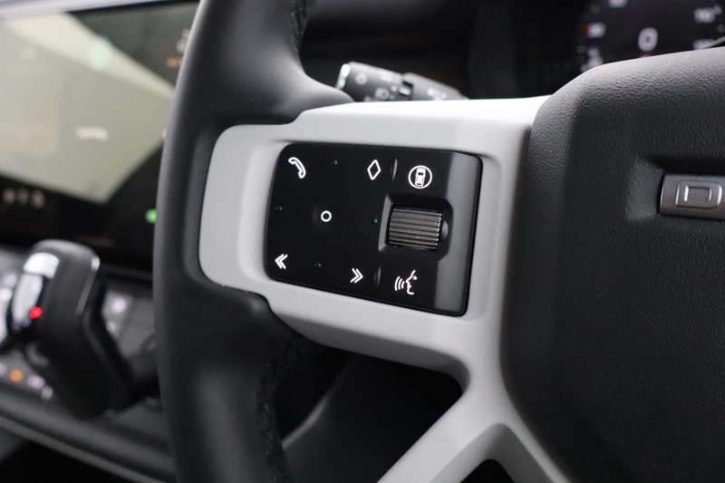 2025 (75) LAND ROVER DEFENDER 2.0 P300e X-Dynamic SE 110 5dr Auto [NI] 4998225