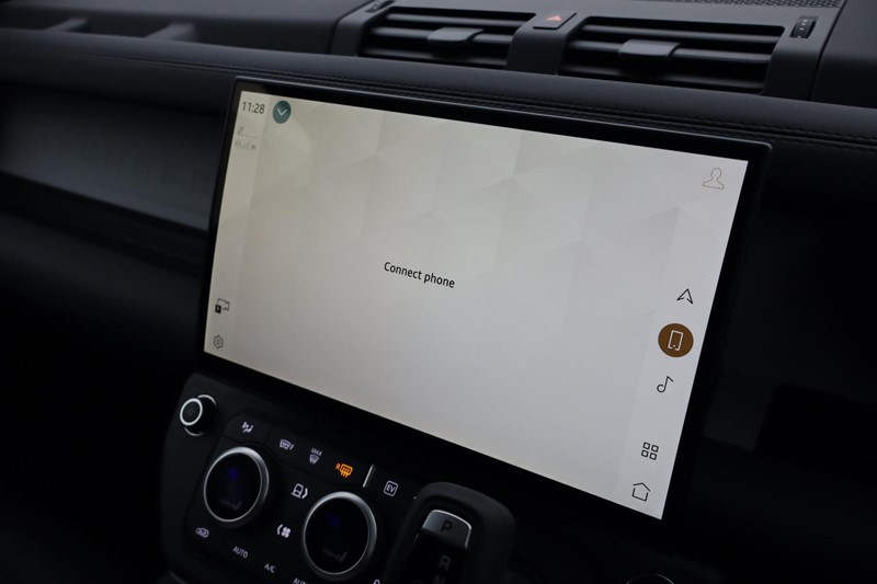 2025 (75) LAND ROVER DEFENDER 2.0 P300e X-Dynamic SE 110 5dr Auto [NI] 4998240