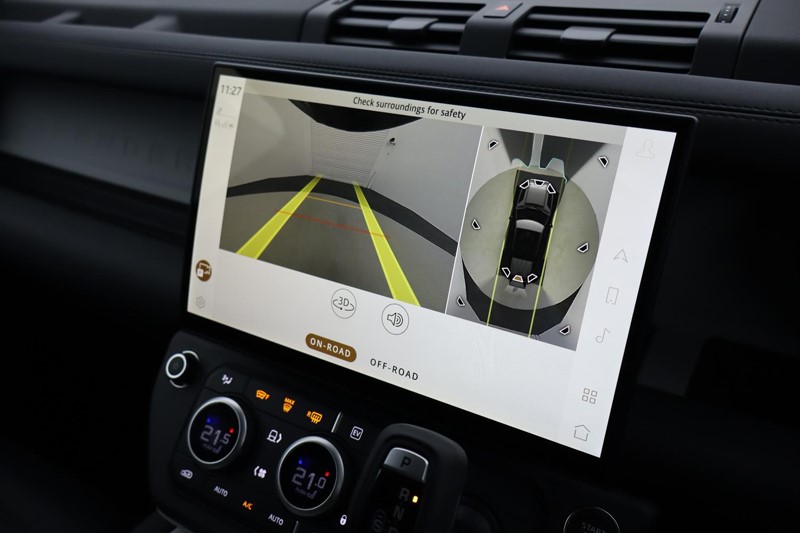 2025 (75) LAND ROVER DEFENDER 2.0 P300e X-Dynamic SE 110 5dr Auto [NI] 4998231