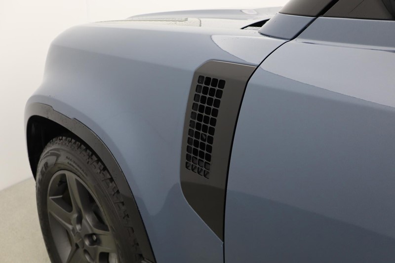 2025 (75) LAND ROVER DEFENDER 2.0 P300e X-Dynamic SE 110 5dr Auto [NI] 4998217