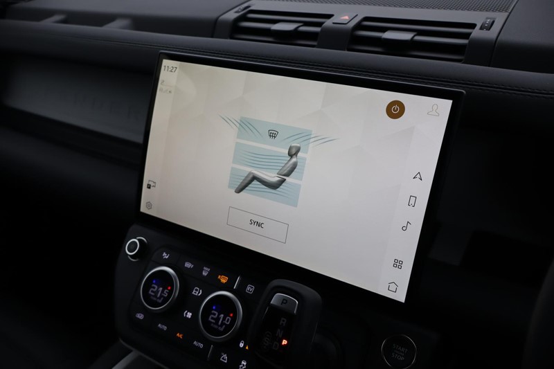 2025 (75) LAND ROVER DEFENDER 2.0 P300e X-Dynamic SE 110 5dr Auto [NI] 4998234