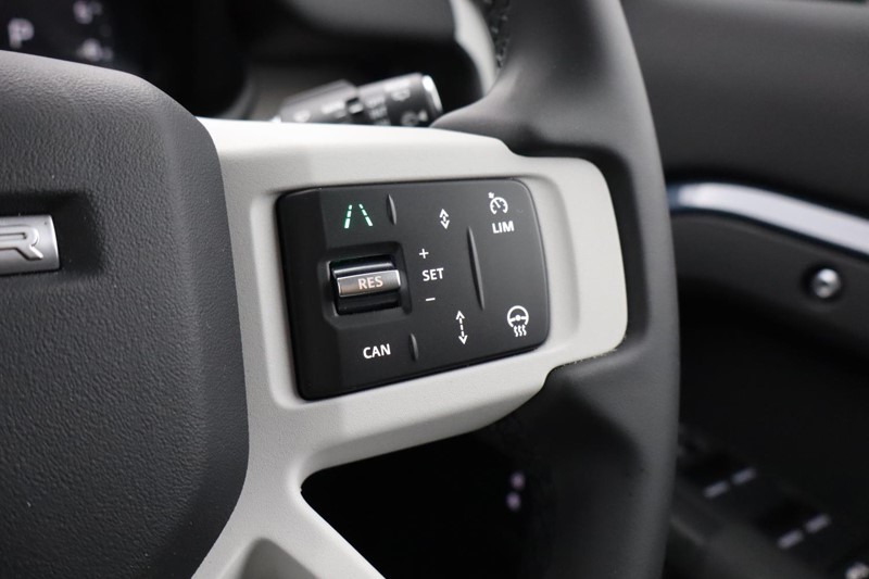 2025 (75) LAND ROVER DEFENDER 2.0 P300e X-Dynamic SE 110 5dr Auto [NI] 4998226