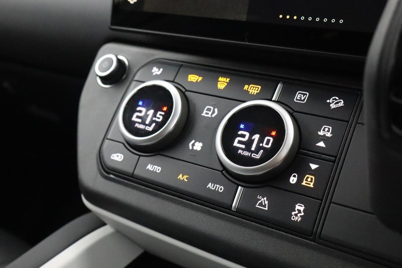 2025 (75) LAND ROVER DEFENDER 2.0 P300e X-Dynamic SE 110 5dr Auto [NI] 4998229