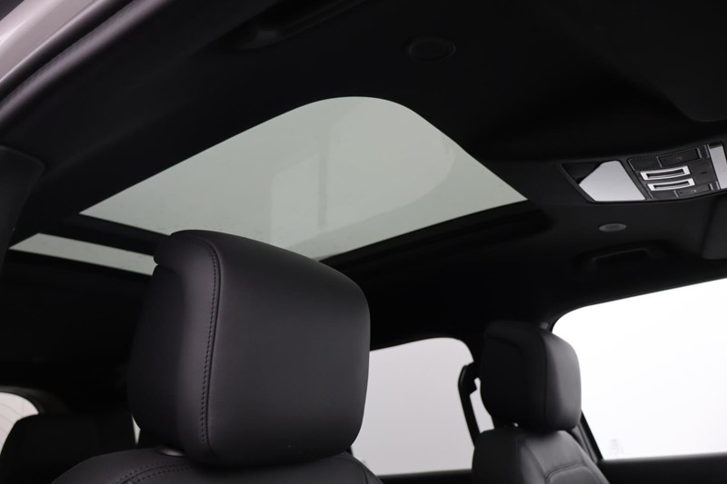 2025 (75) LAND ROVER DEFENDER 3.0 D350 X-Dynamic HSE 110 5dr Auto 4965260