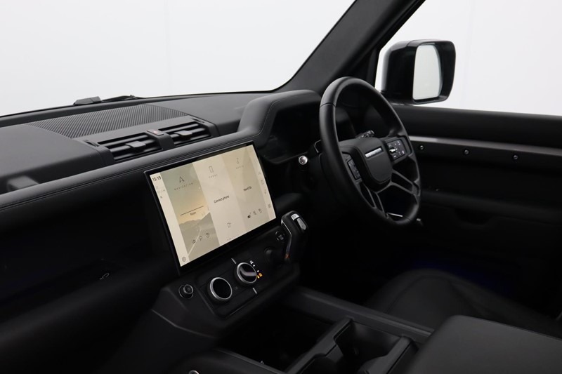 2025 (75) LAND ROVER DEFENDER 3.0 D350 X-Dynamic HSE 110 5dr Auto 4965290