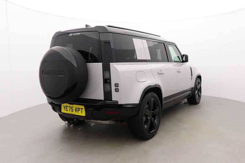 2025 (75) LAND ROVER DEFENDER 3.0 D350 X-Dynamic HSE 110 5dr Auto 4965250