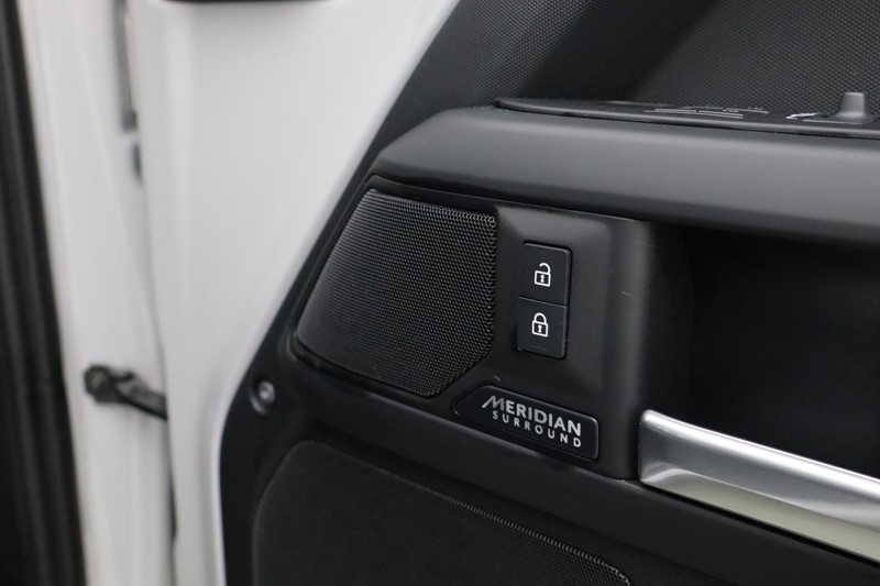 2025 (75) LAND ROVER DEFENDER 3.0 D350 X-Dynamic HSE 110 5dr Auto 4965264