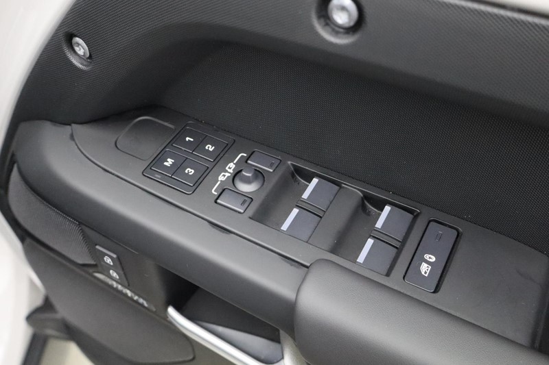 2025 (75) LAND ROVER DEFENDER 3.0 D350 X-Dynamic HSE 110 5dr Auto 4965263