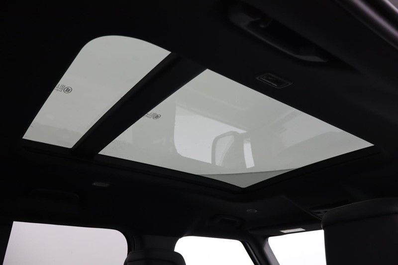 2025 (75) LAND ROVER DEFENDER 3.0 D350 X-Dynamic HSE 110 5dr Auto 4965294