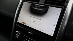 2024 (74) LAND ROVER DISCOVERY 3.0 D350 Dynamic HSE 5dr Auto 4946116