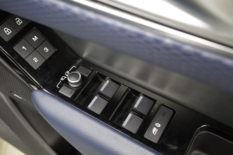 2021 (21) LAND ROVER RANGE ROVER VELAR 3.0 D300 MHEV R-Dynamic S 5dr Auto 4956279