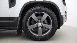 2021 (21) LAND ROVER DEFENDER 3.0 D300 X-Dynamic HSE 110 5dr Auto 4961258